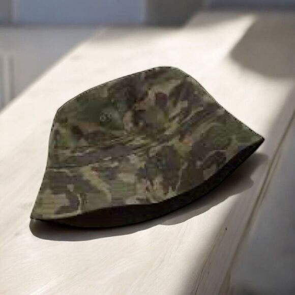 Gap Women’s Canvas Camo Reversible Bucket Hat - Picture 1 of 4